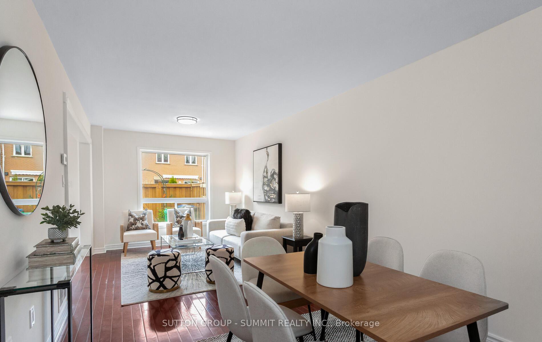 3 Bedrooms Condo at 550 Steddick, Mississauga For sale