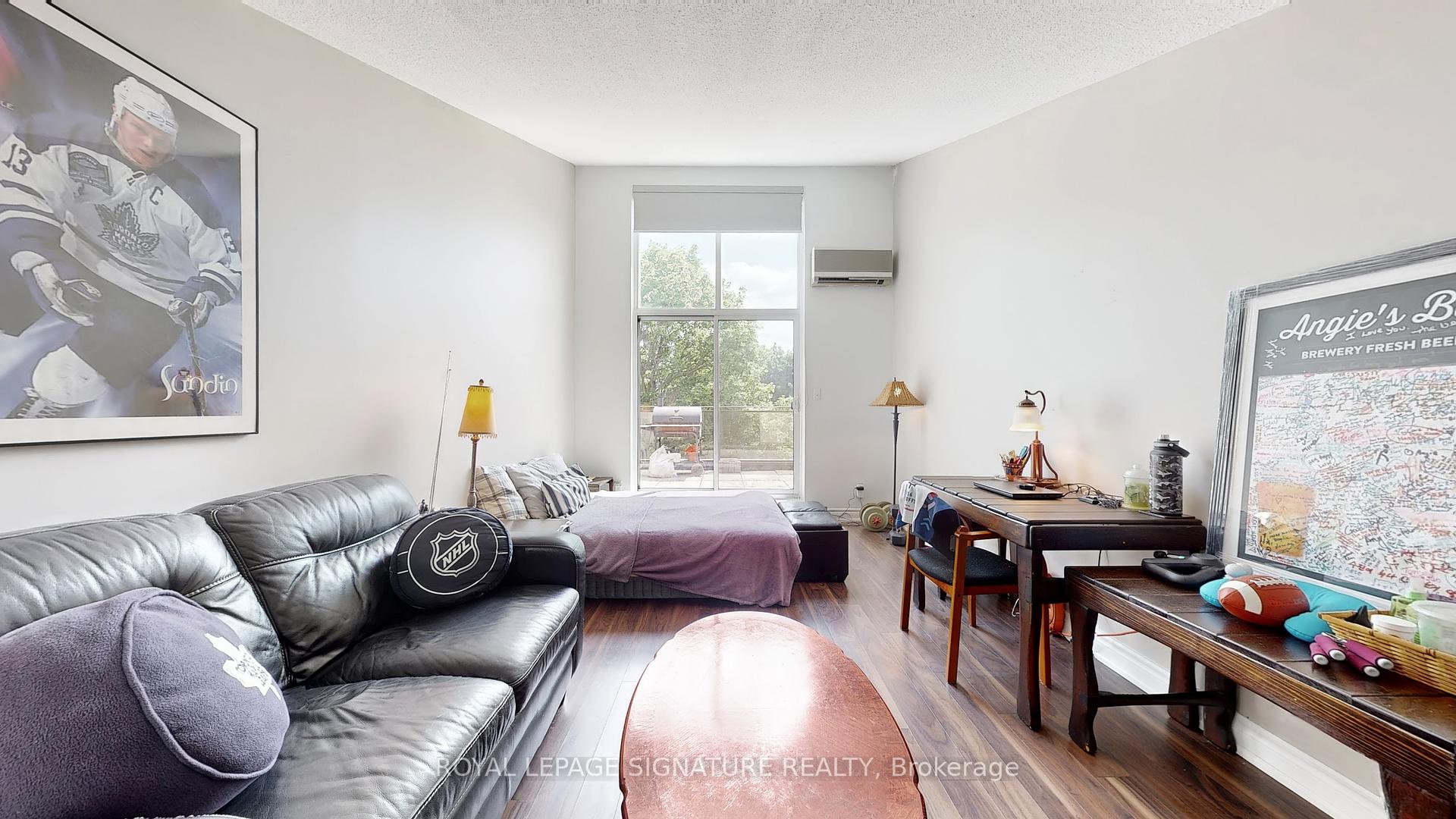 4 Bedrooms Condo at 20 Moonstone, Toronto For sale