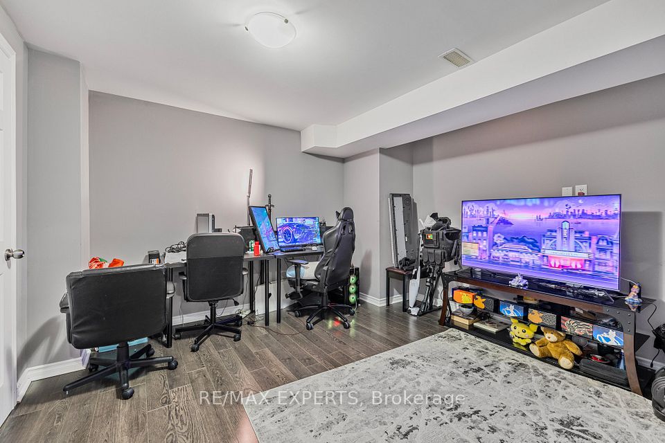 24 Faris Street