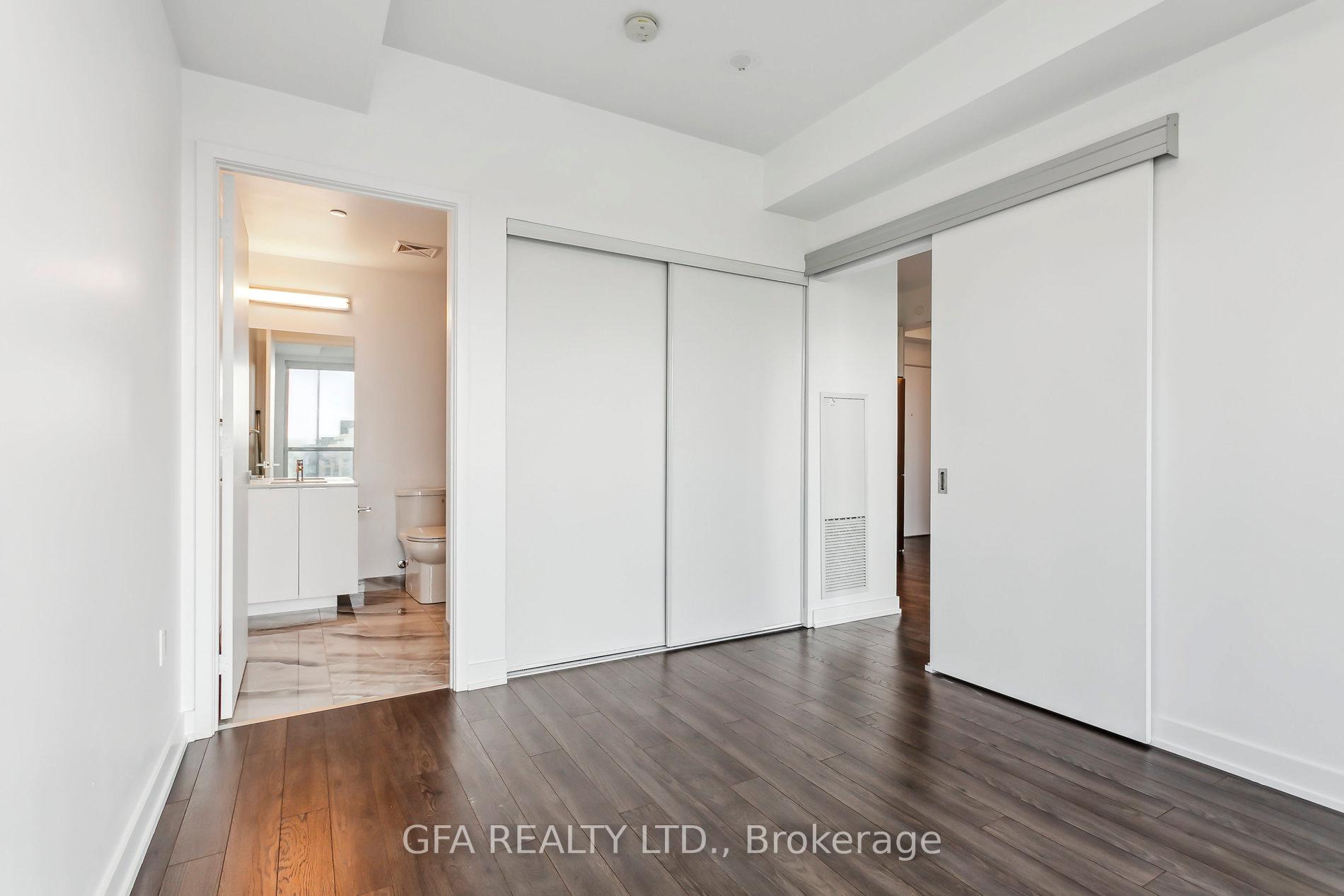 2 Bedrooms Condo at 30 Ordnance, Toronto For sale