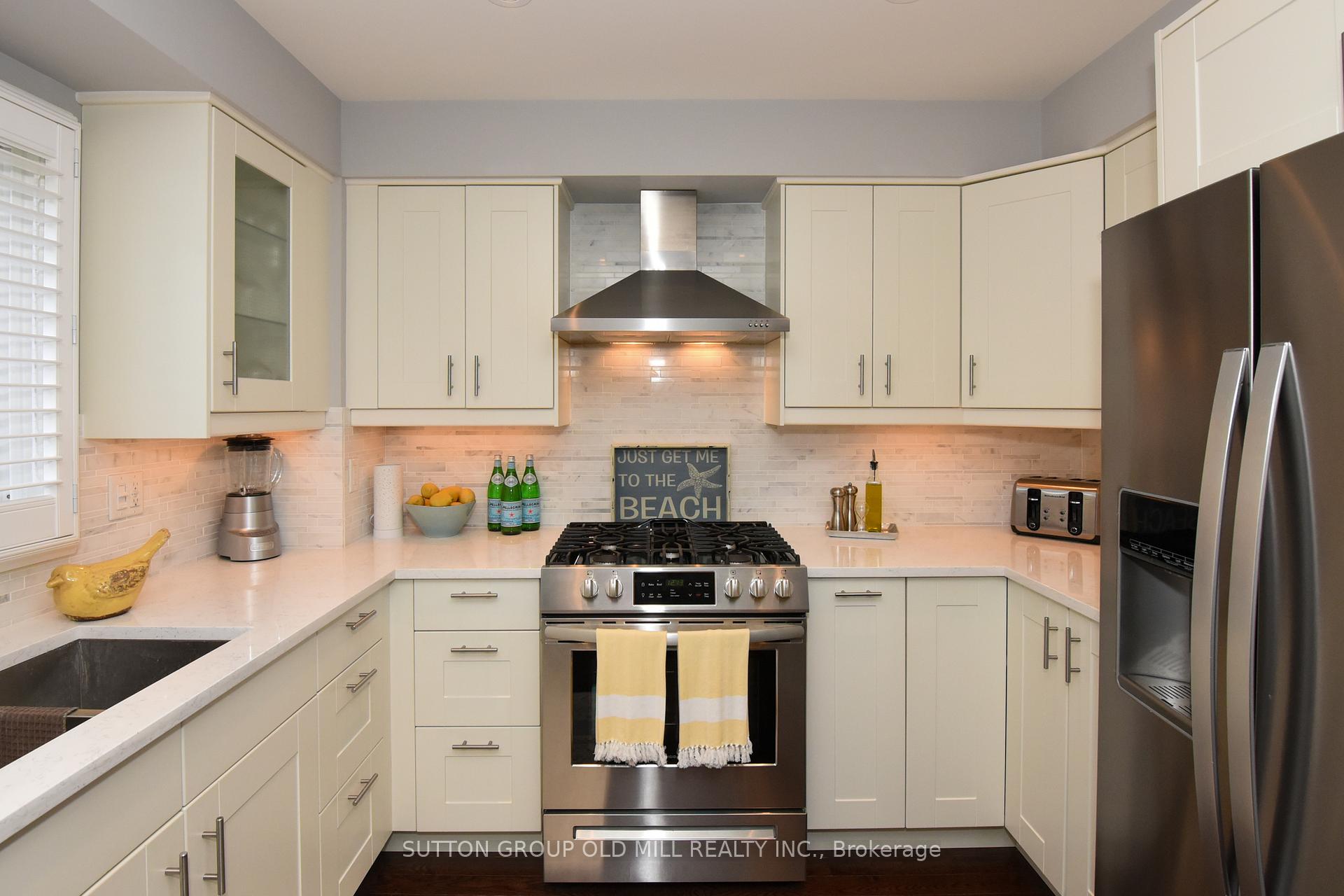 4 Bedrooms Condo at 4635 Regents, Mississauga For sale