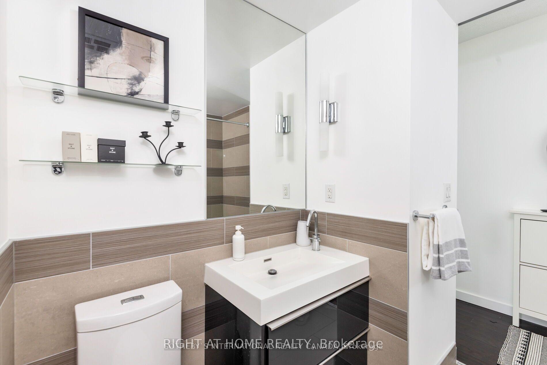 2 Bedrooms Condo at 390 Cherry, Toronto For sale