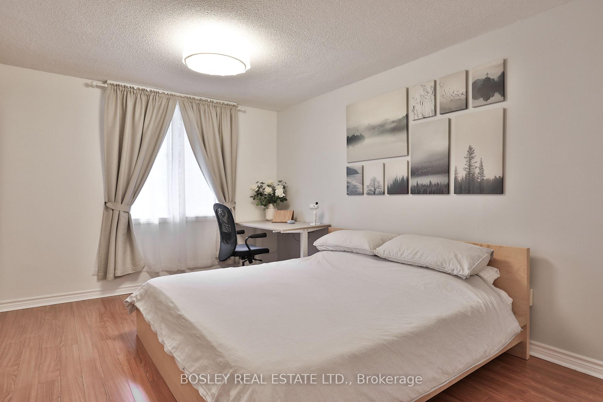 3 Bedrooms Condo at 1250 Mississauga Valley, Mississauga For sale