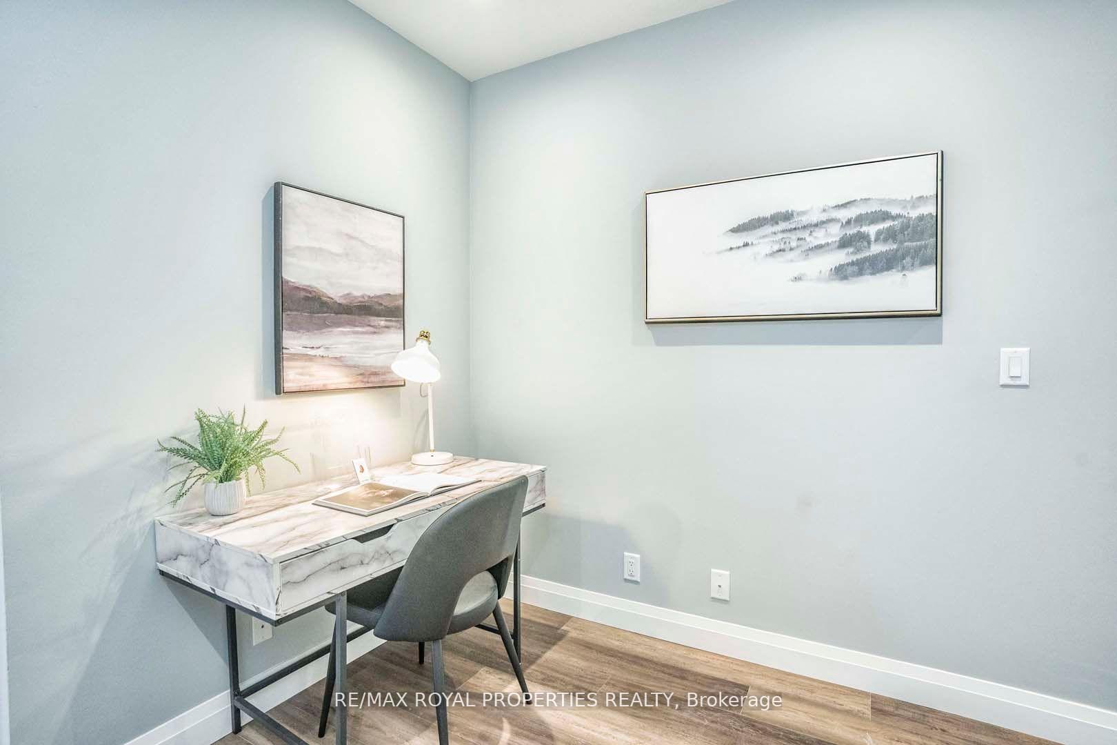 3 Bedrooms Condo at 38 Lee Centre,  Toronto For sale