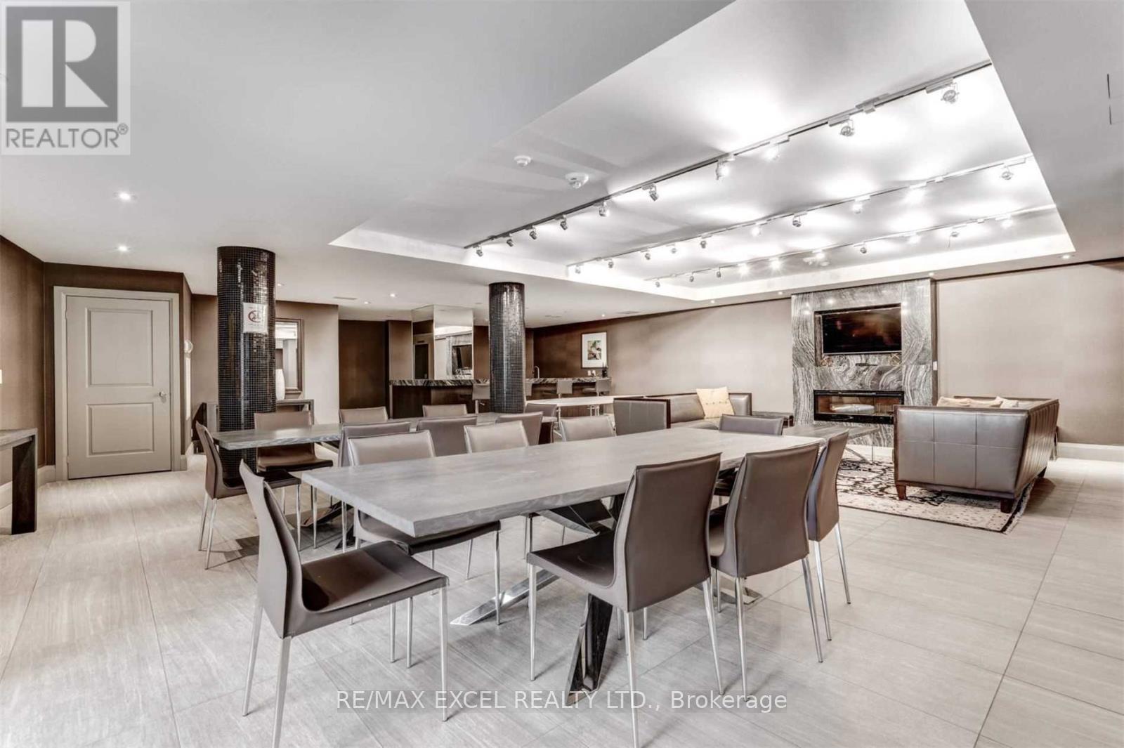 2 Bedrooms Condo at 38 Grand Magazine, Toronto For sale