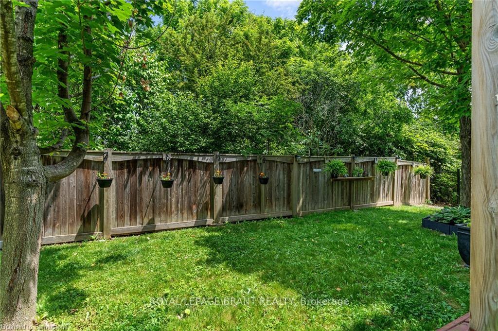 3 Bedrooms Condo at 6995 Glory, Mississauga For sale