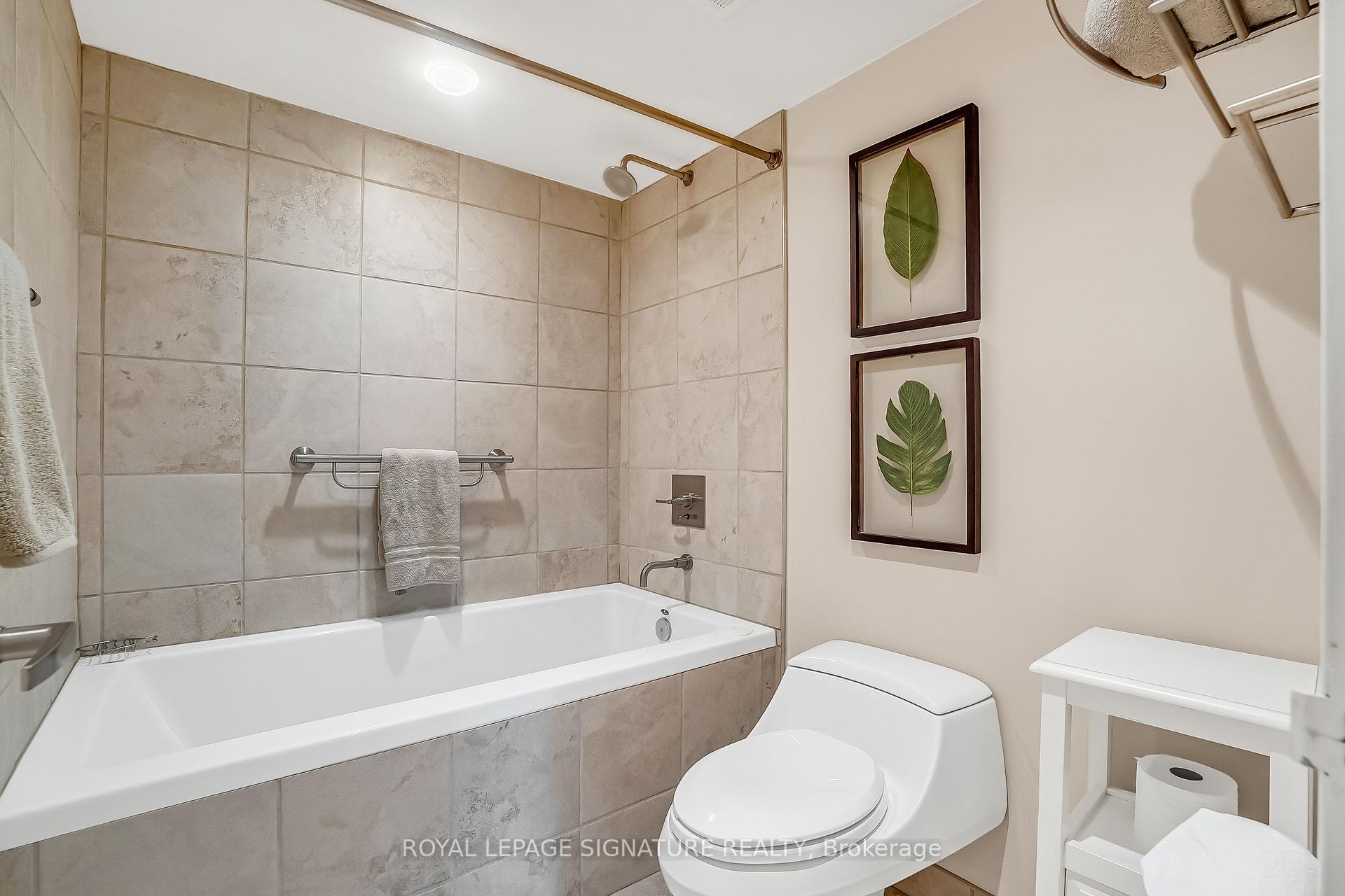 2 Bedrooms Condo at 245 The Donway, Toronto For sale