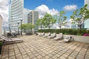 85 Bloor Street E 914