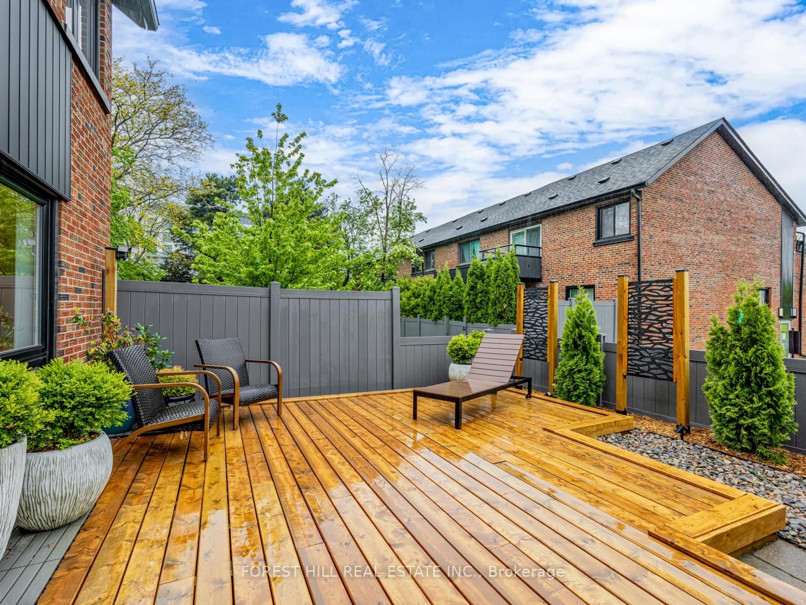 4 Bedrooms Condo at 51 Broadfield, Toronto For sale