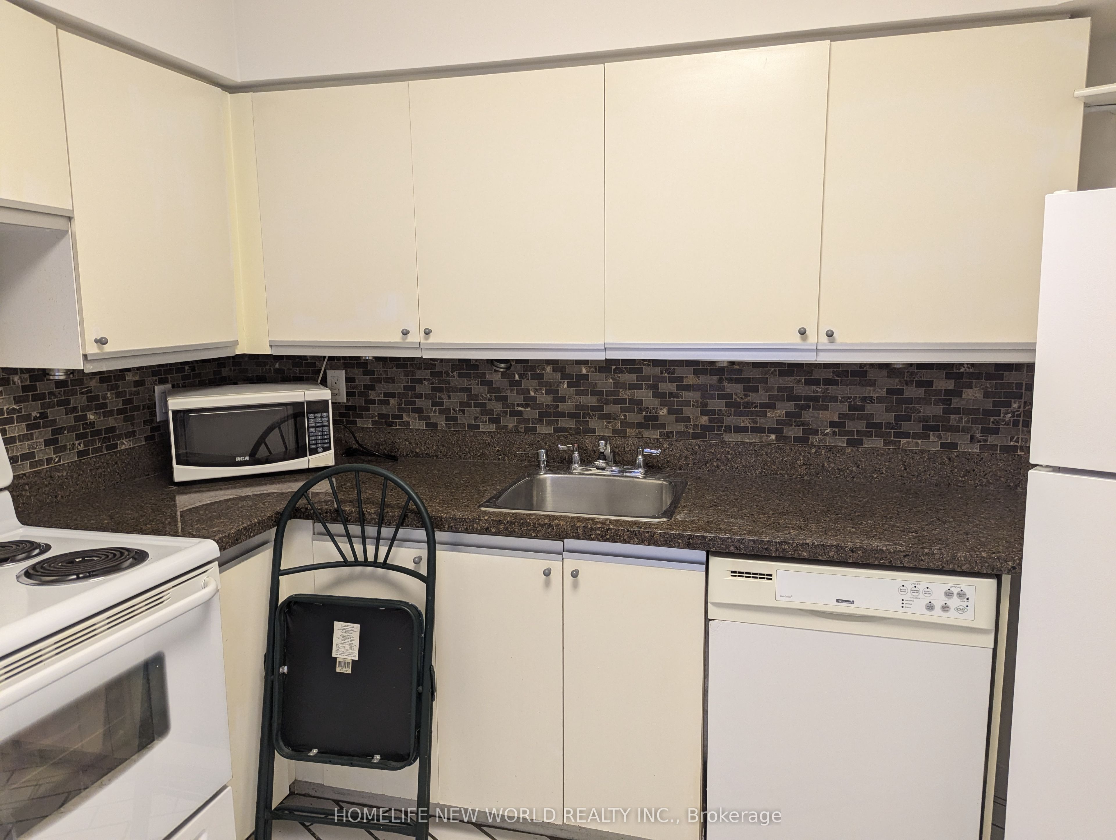260 Queens Quay W, #2103