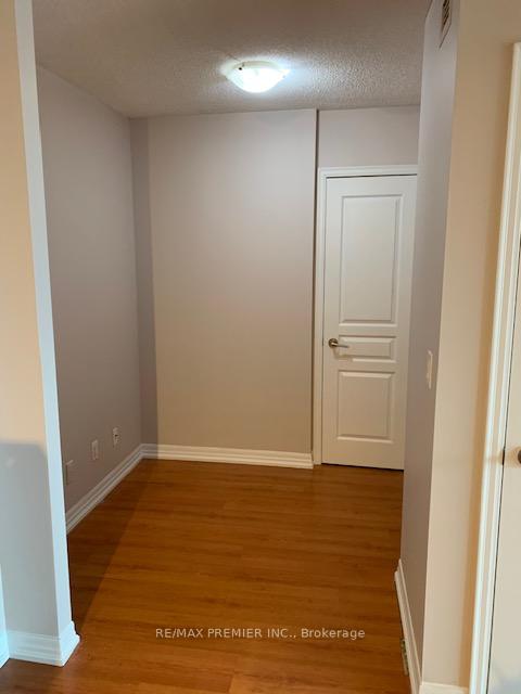 2 Bedrooms Condo at 1403 Royal York,  Toronto For sale