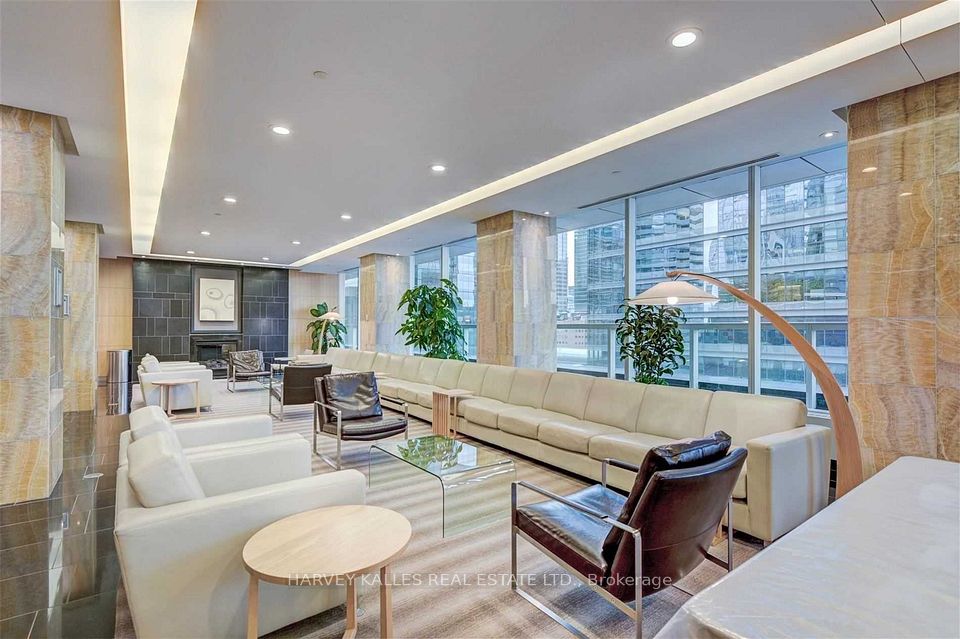 55 Bremner Boulevard 2907