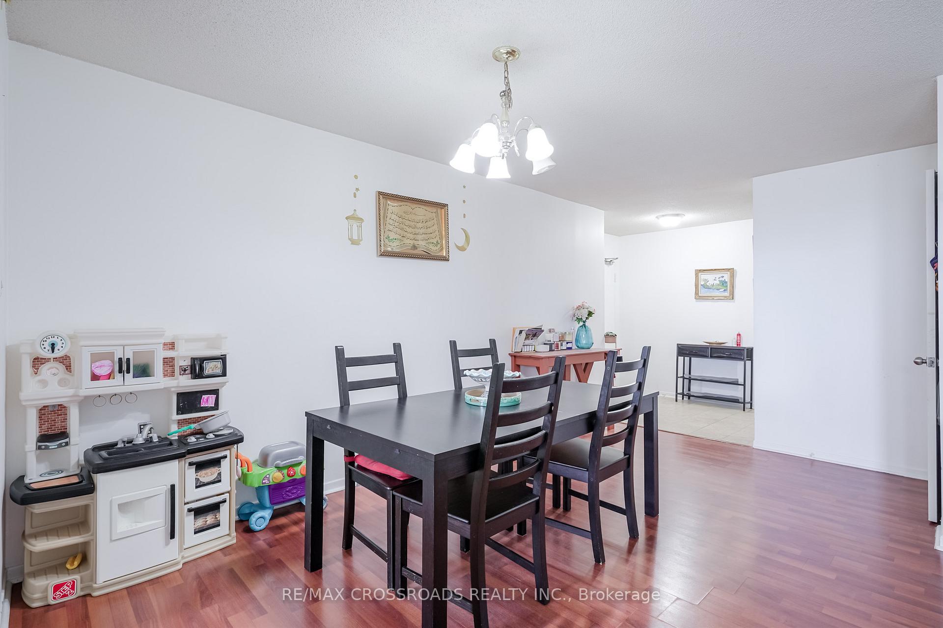 3 Bedrooms Condo at 15 Sewells, Toronto For sale