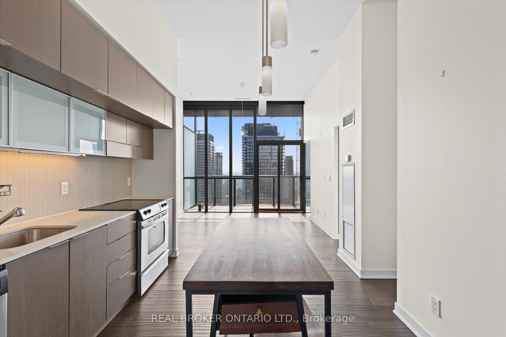 1 Bedroom Condo at 110 Charles, Toronto For sale