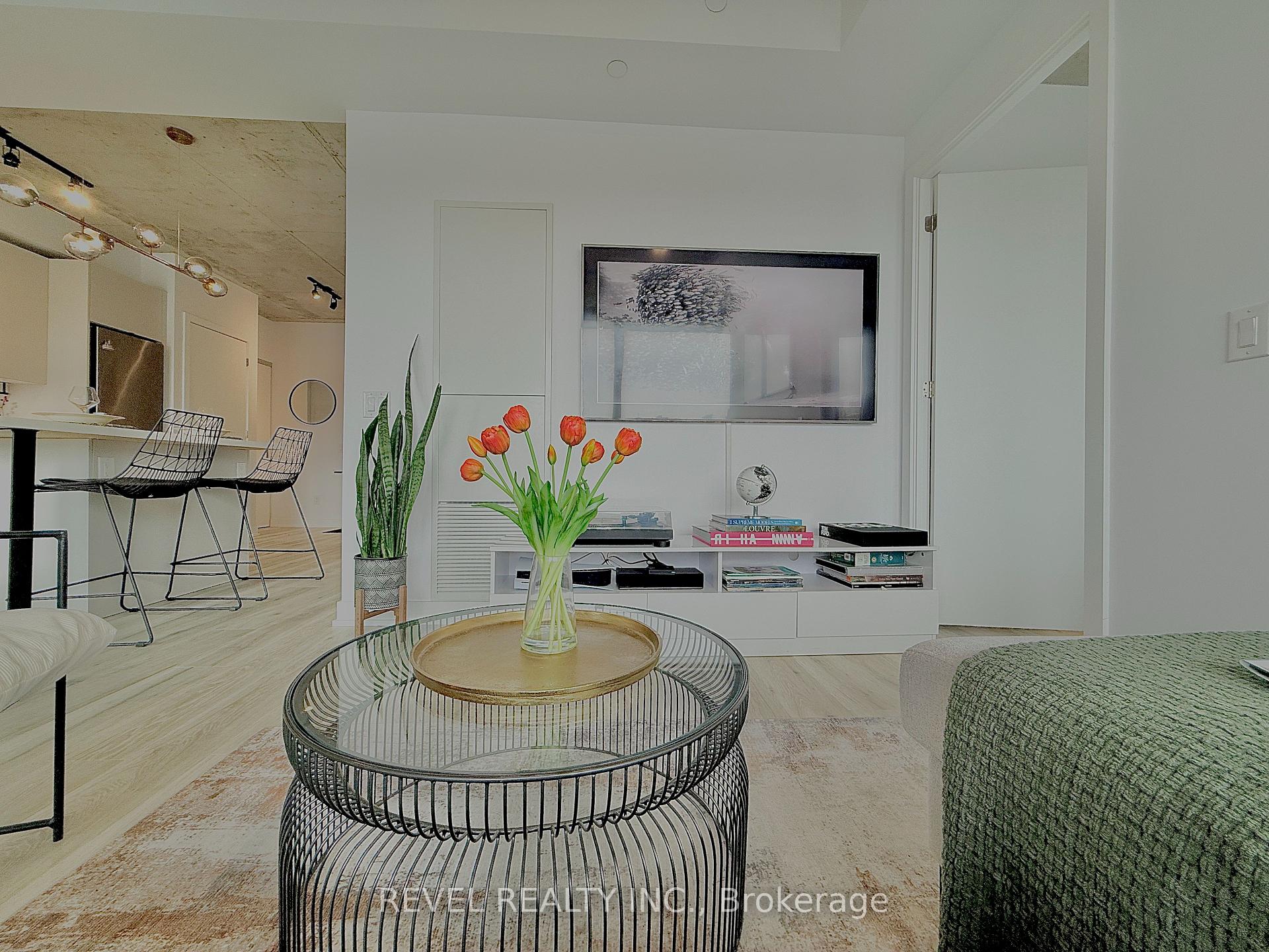2 Bedrooms Condo at 55 Ontario, Toronto For sale