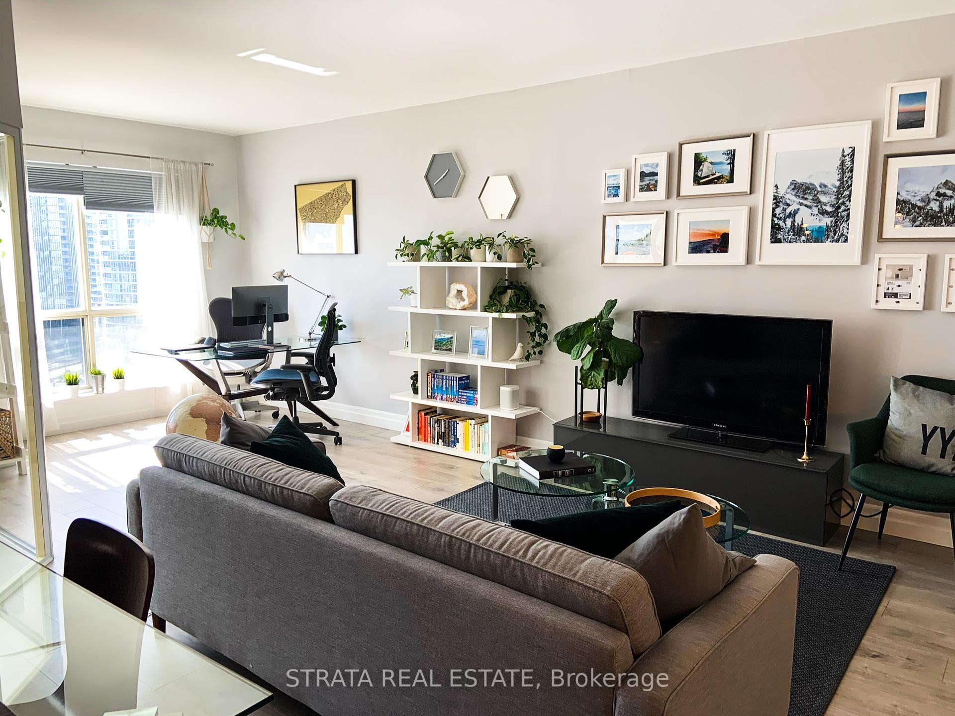 2 Bedrooms Condo at 25 The Esplanade, Toronto For sale