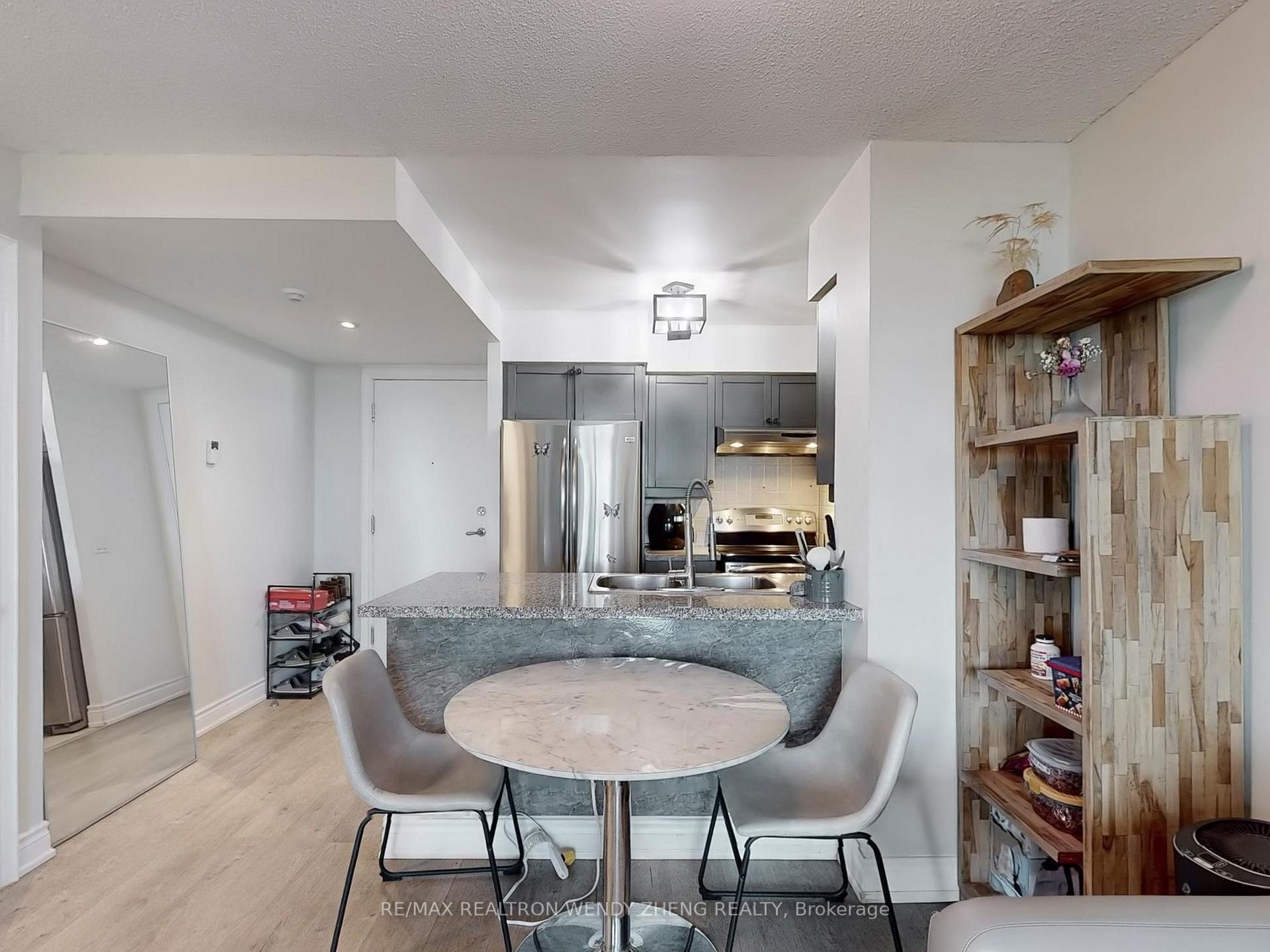 1 Bedroom Condo at 15 Greenview, Toronto For sale