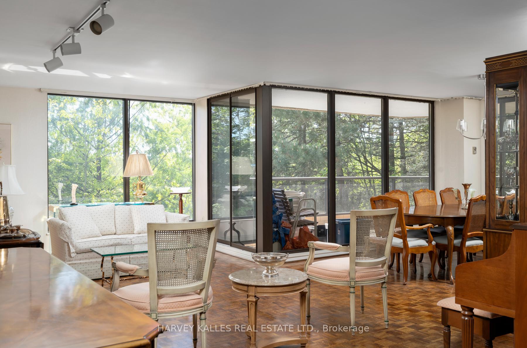 2 Bedrooms Condo at 3900 Yonge, Toronto For sale