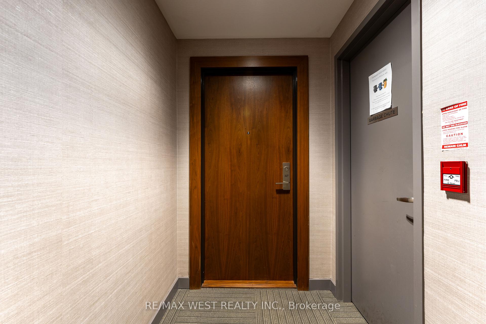 2 Bedrooms Condo at 8 Mercer, Toronto For sale
