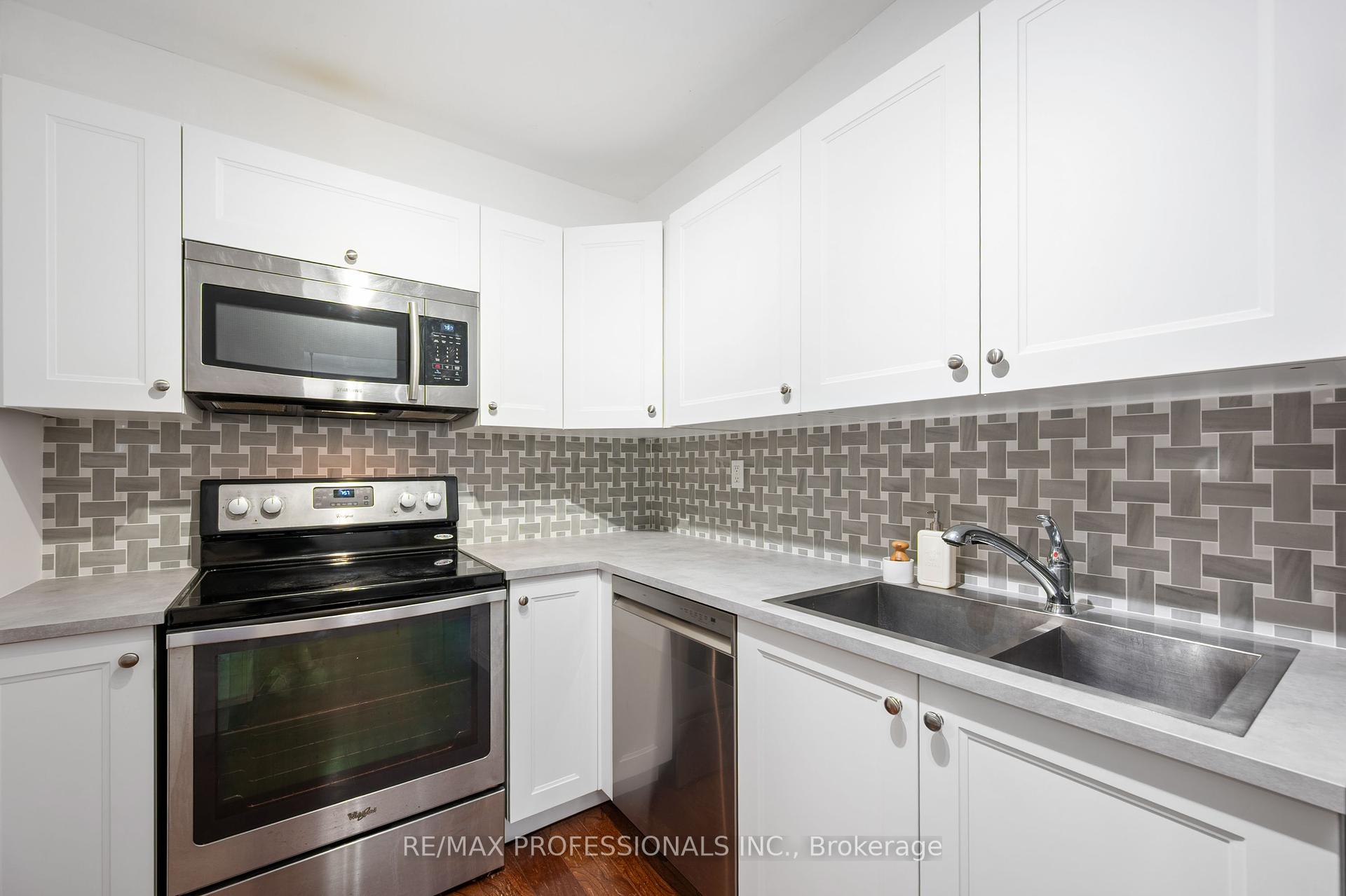 2 Bedrooms Co-op at 100 Coe Hill, Toronto For sale