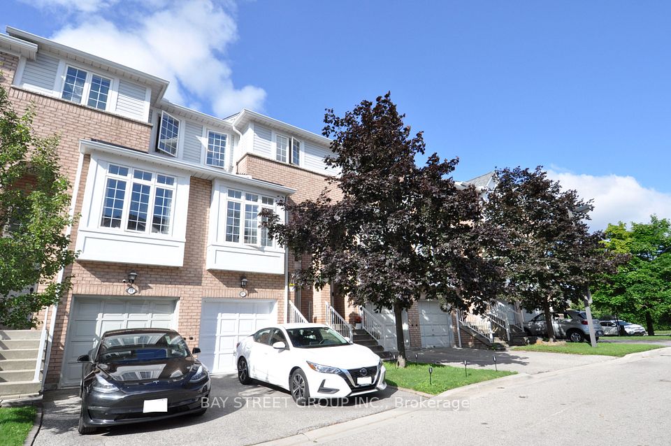 #61 - 280 Hillcrest Avenue, Mississauga, ON L5B 4L4
