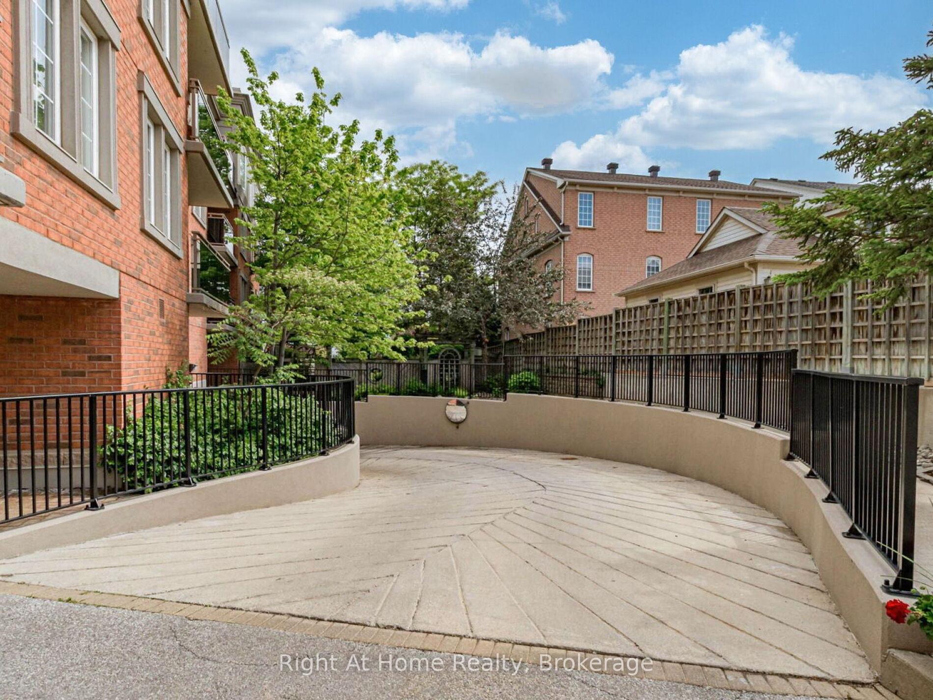 1 Bedroom Condo at 2300 Parkhaven, Oakville For sale