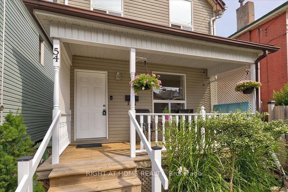 54 Fullerton Avenue, Hamilton, ON L8L 6G8