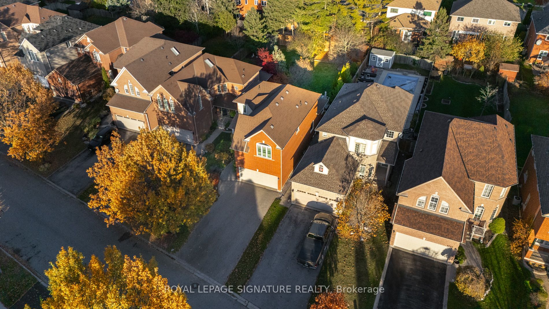 1757 Autumn Crescent