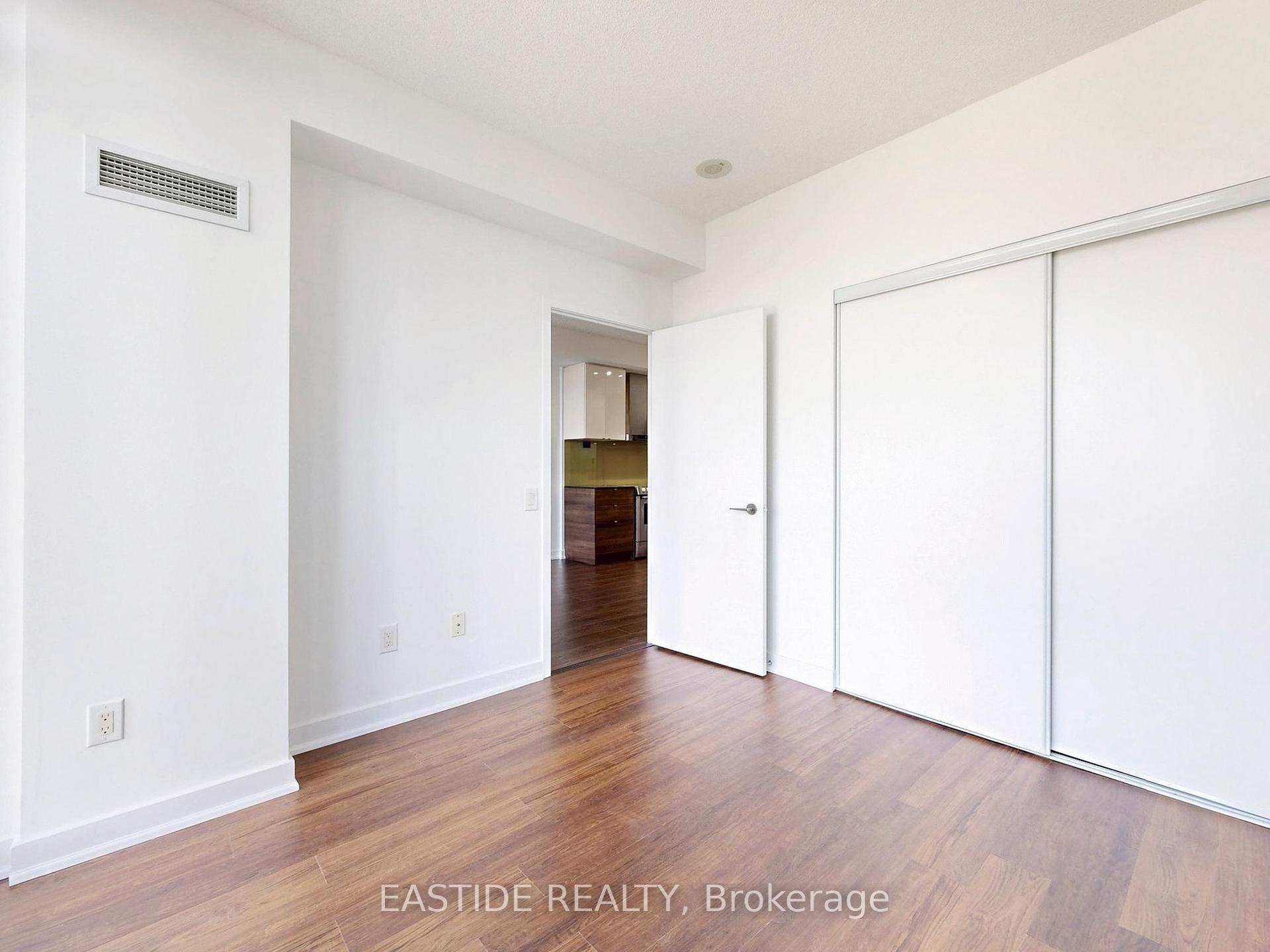 2 Bedrooms Condo at 121 Mcmahon, Toronto For sale