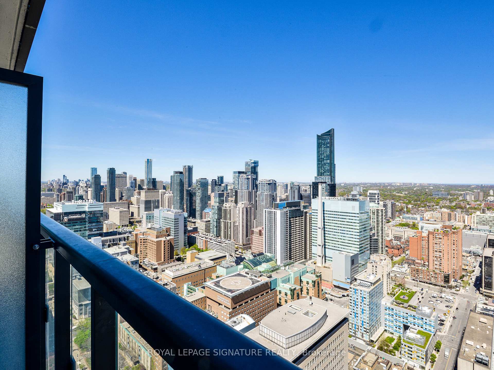 2 Bedrooms Condo at 488 University,  Toronto For sale