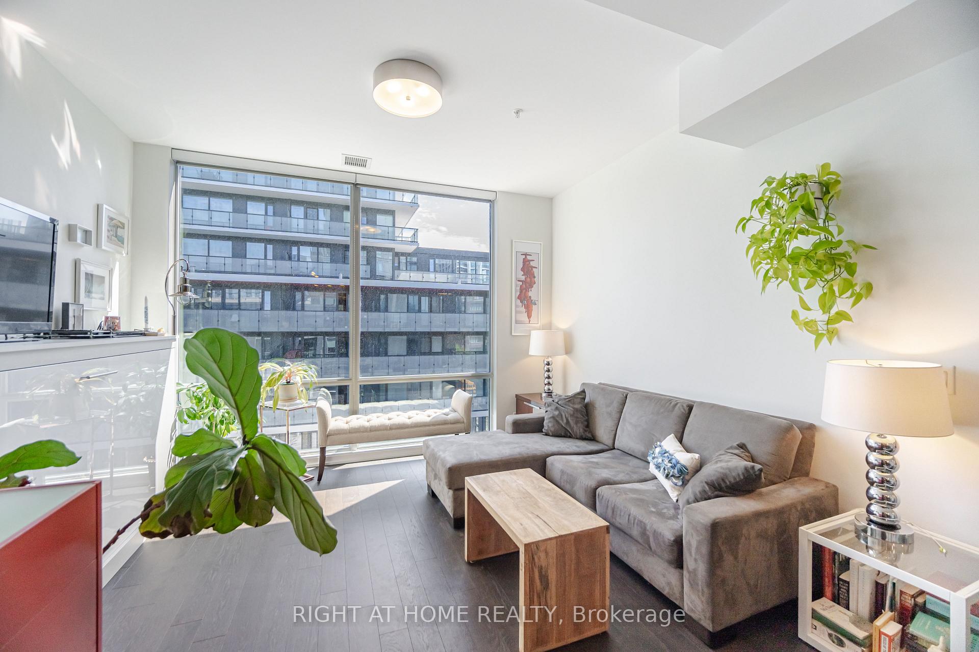 1 Bedroom Condo at 455 Front, Toronto For sale