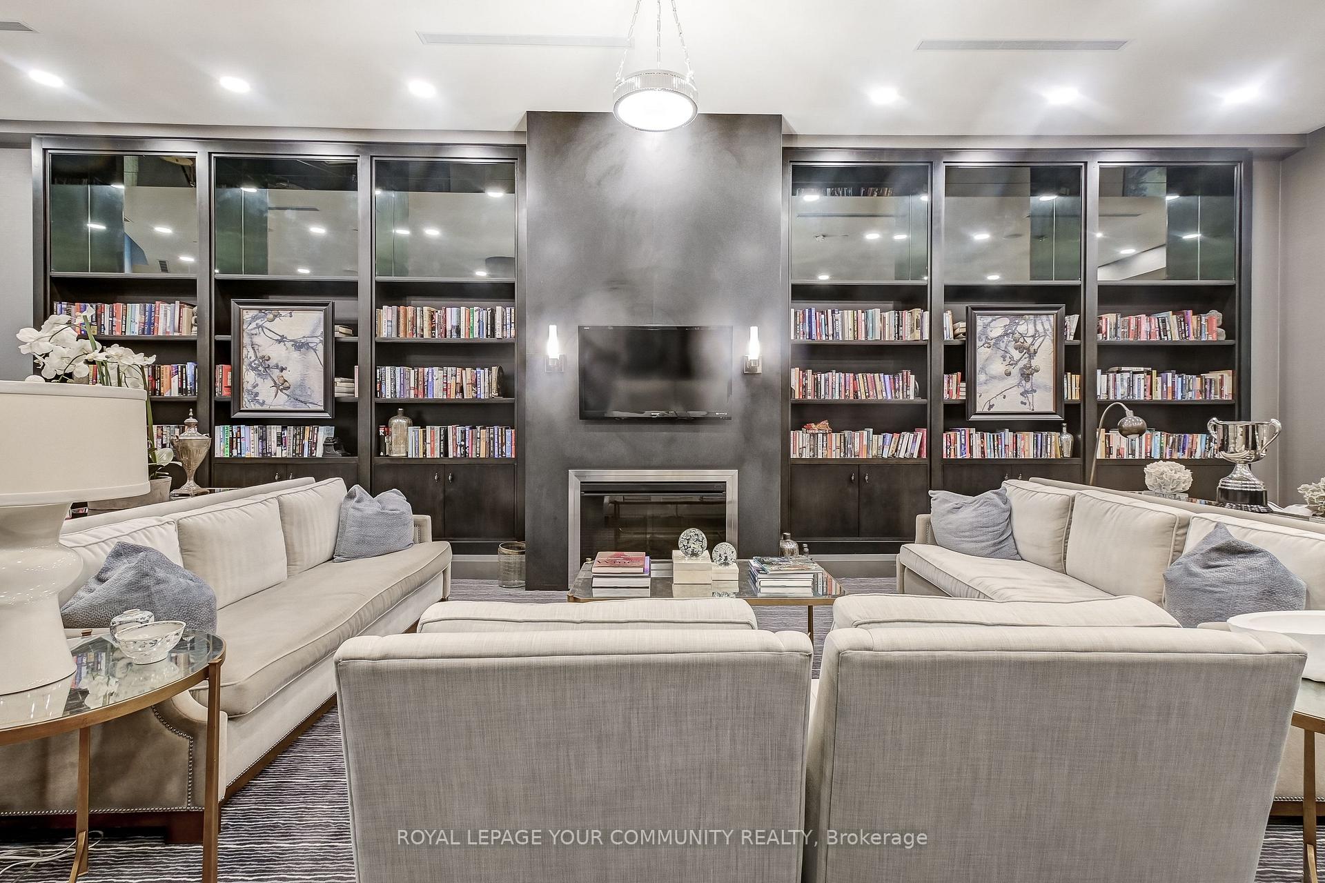 2 Bedrooms Condo at 11 Bronte,  Oakville For sale