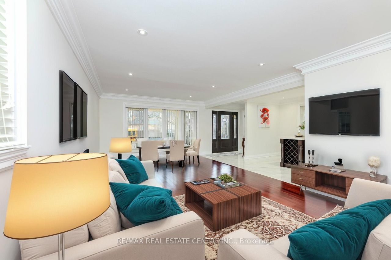44 Burwick Avenue