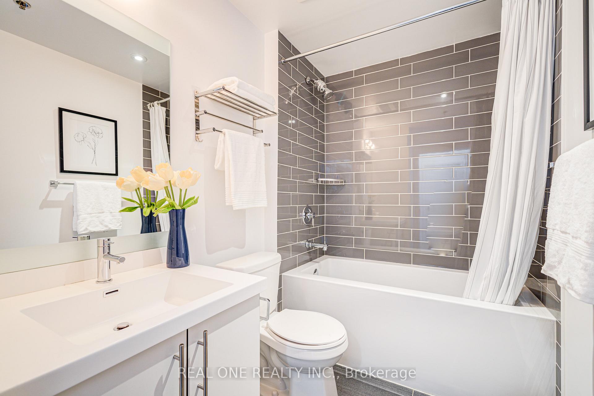 1 Bedroom Condo at 55 SPEERS, Oakville For sale