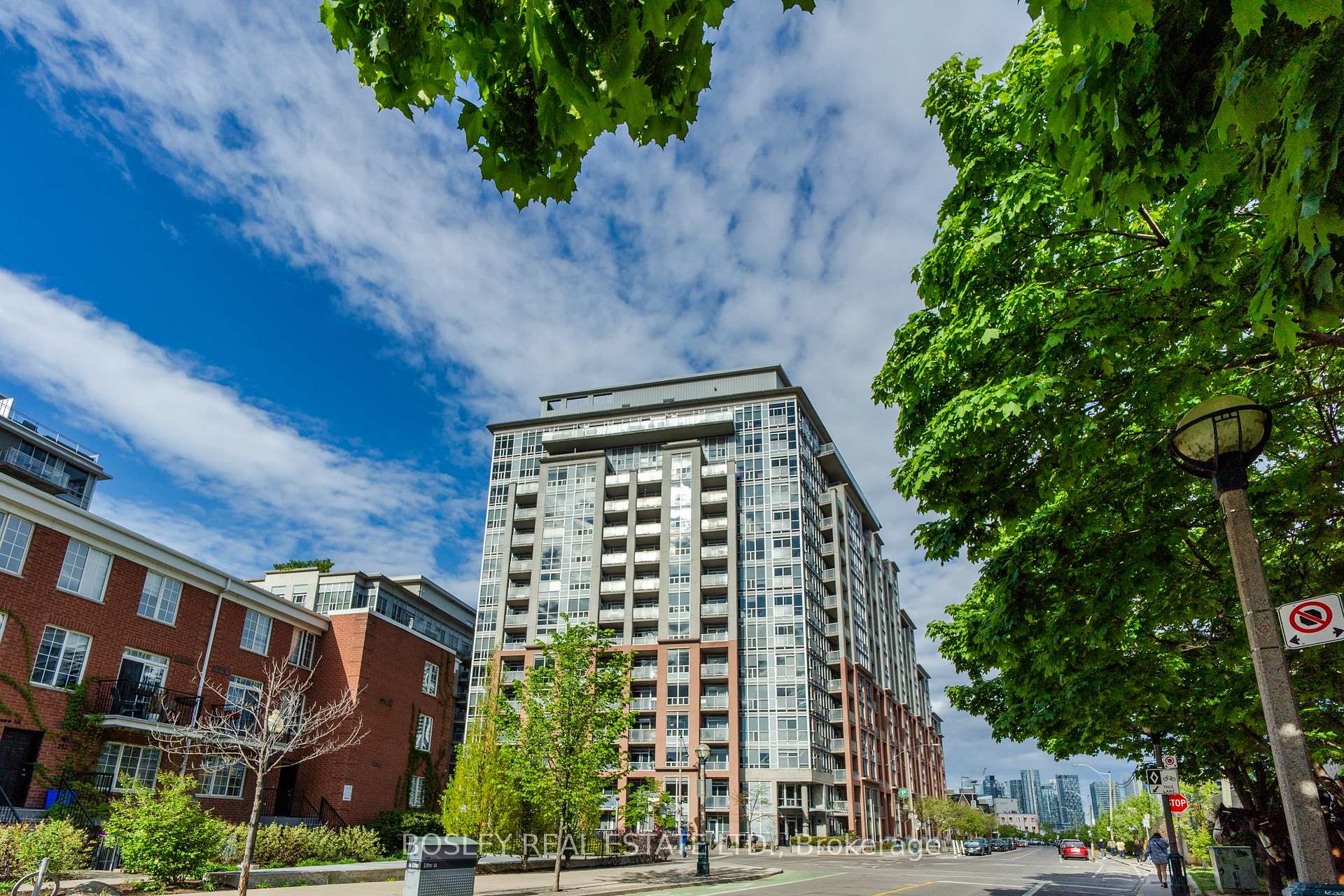 1 Bedroom Condo at 1 Shaw, Toronto For sale