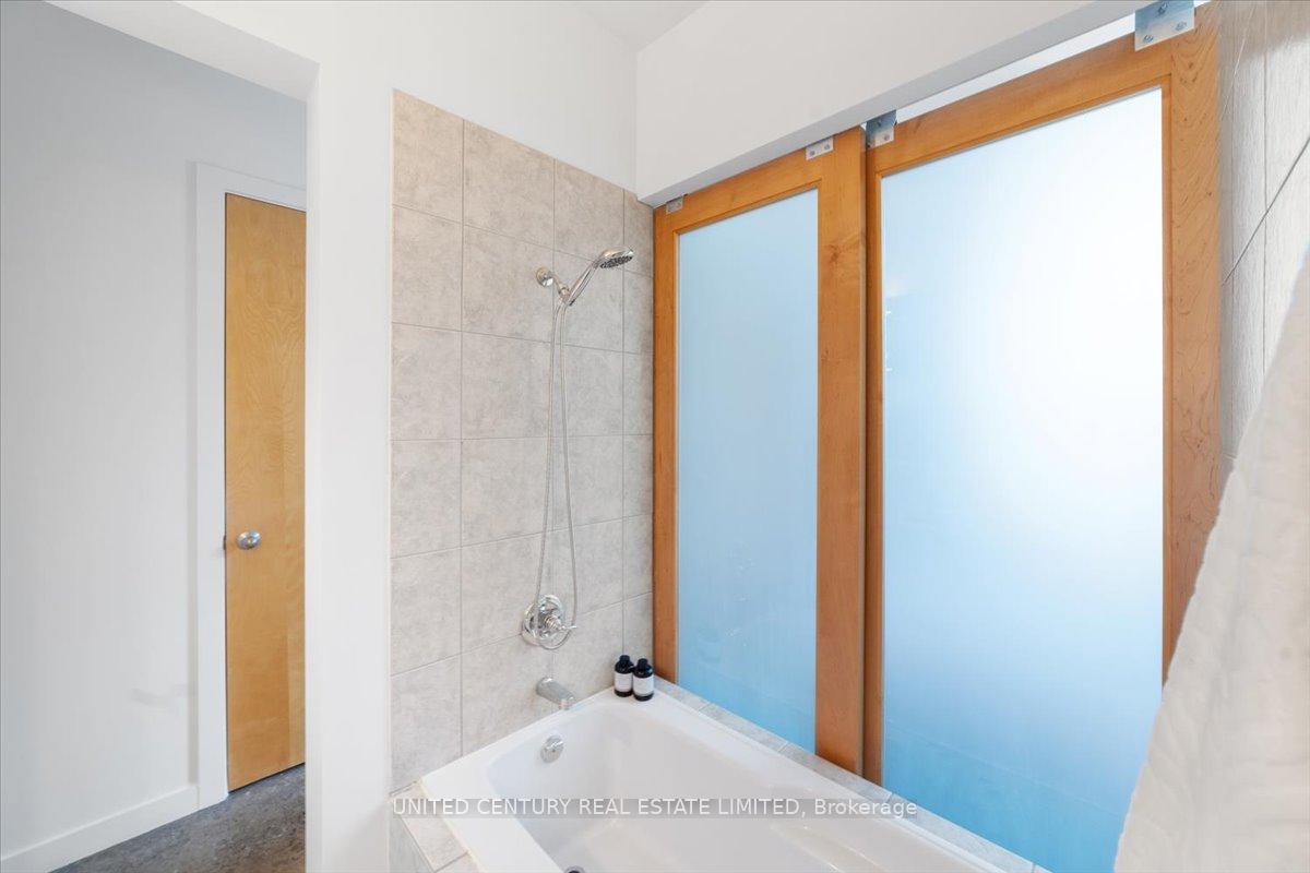 3 Bedrooms Condo at 155 Dalhousie,  Toronto For sale