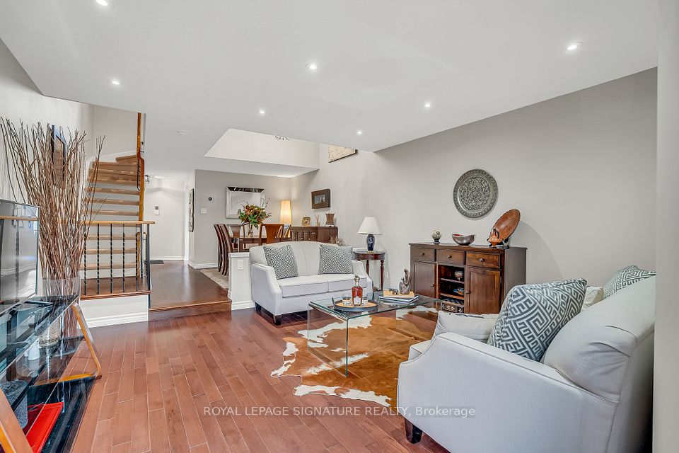 22 Dutch Myrtle Way