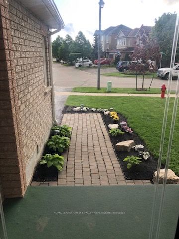 13 Brookstone Court