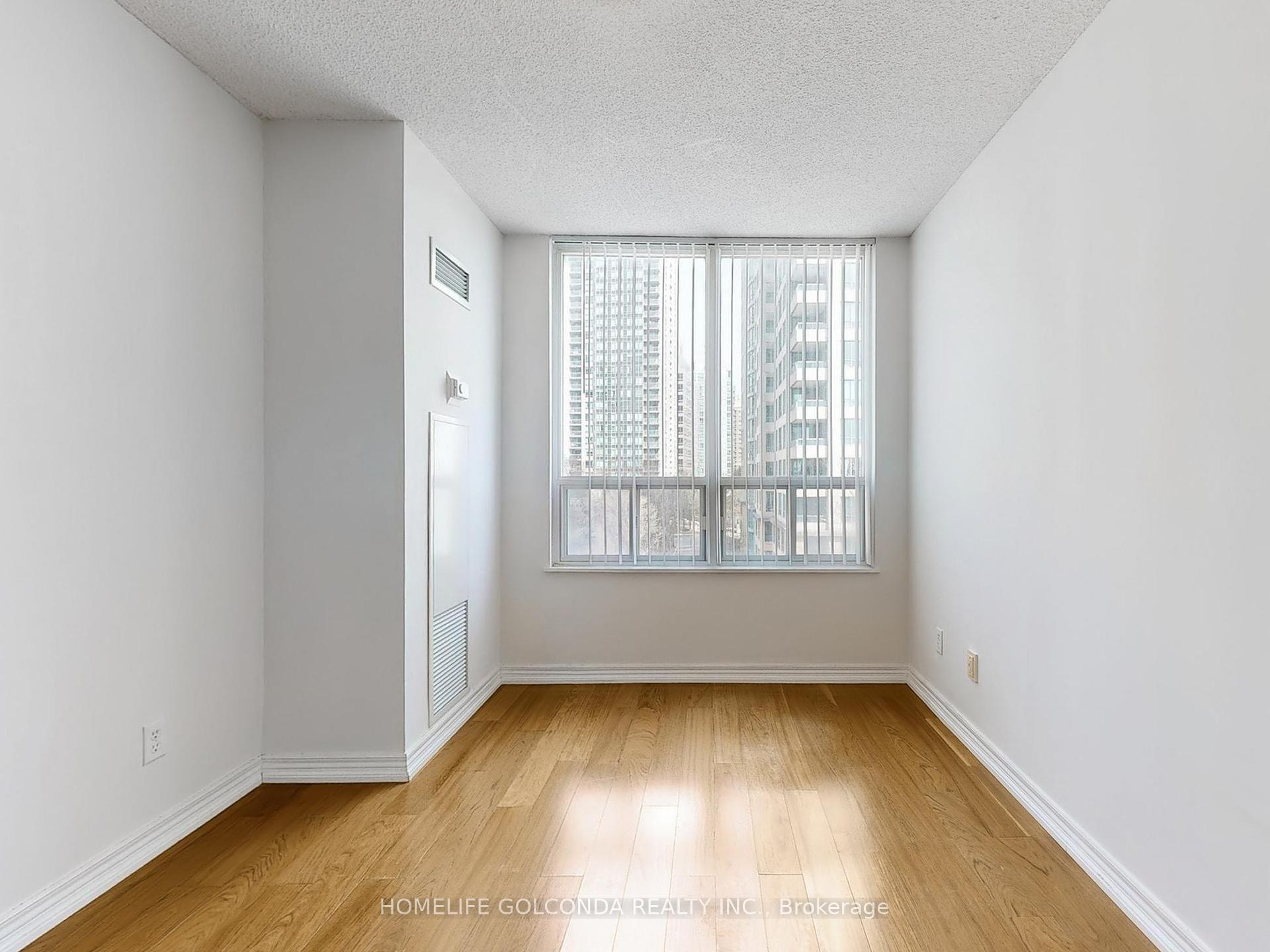 2 Bedrooms Condo at 28 Empress, Toronto For sale