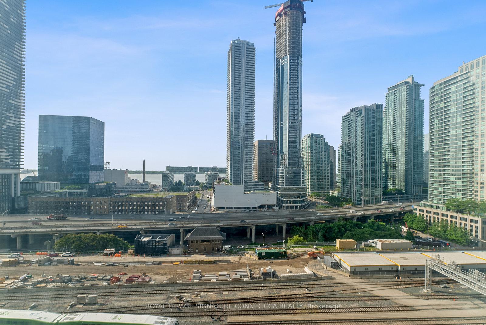 2 Bedrooms Condo at 25 The Esplanade, Toronto For sale