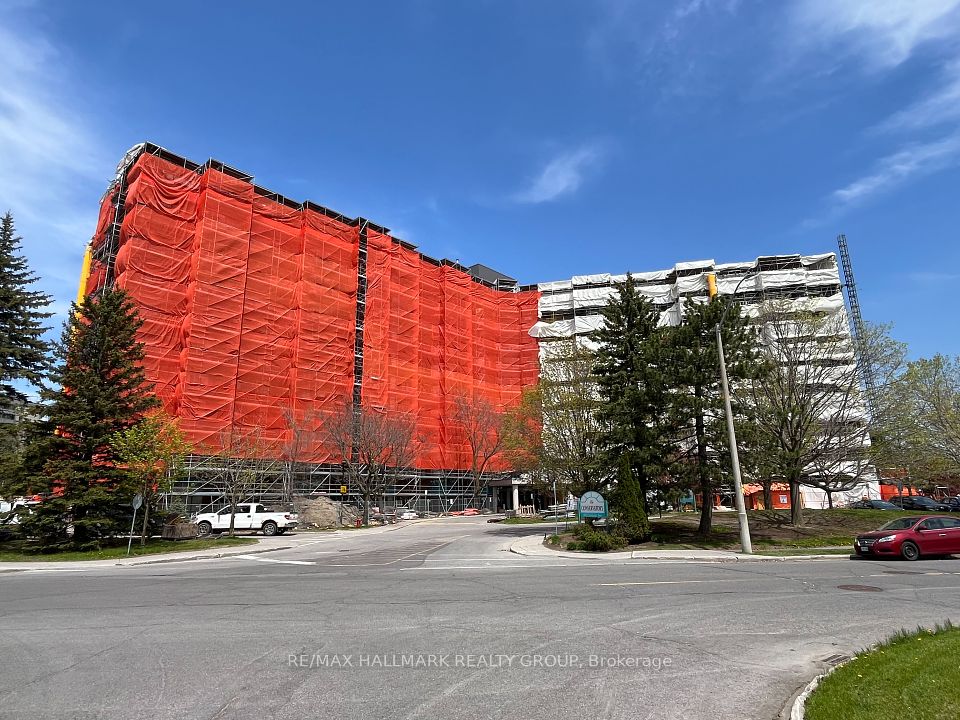 1025 Grenon