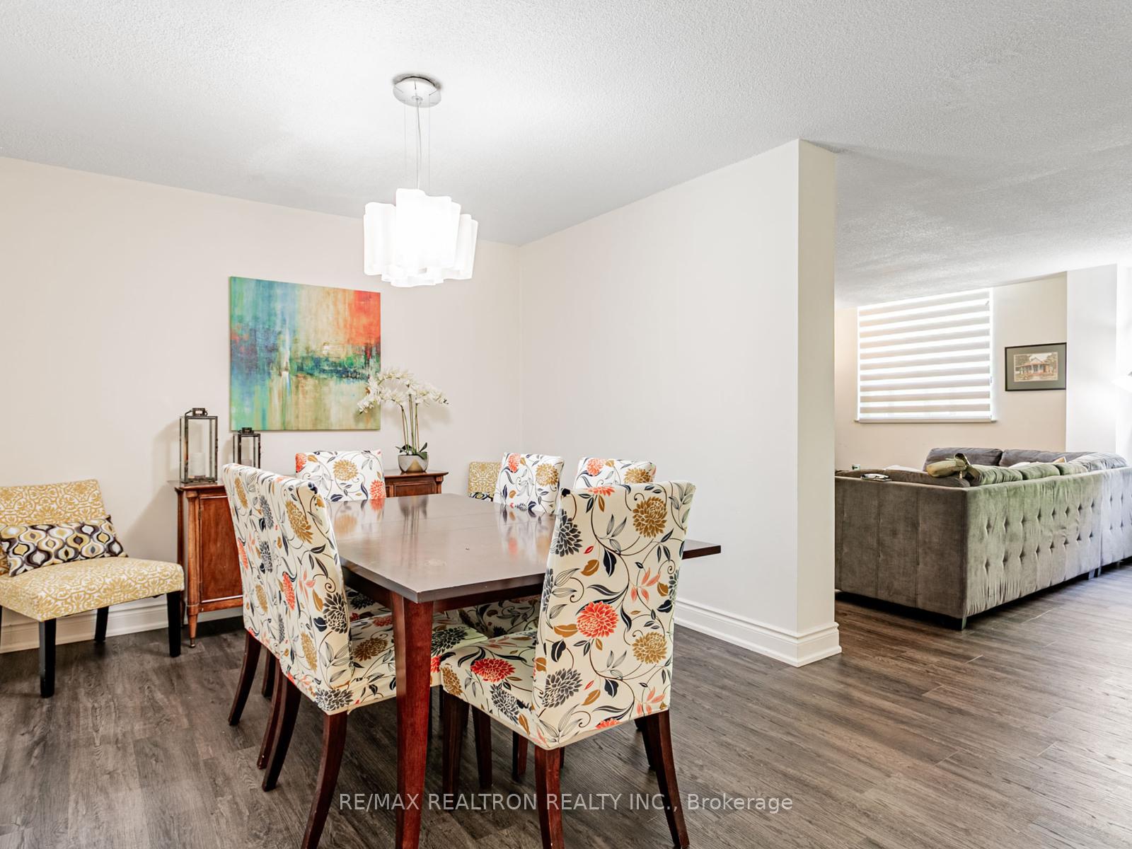 2 Bedrooms Condo at 22 Shallmar, Toronto For sale