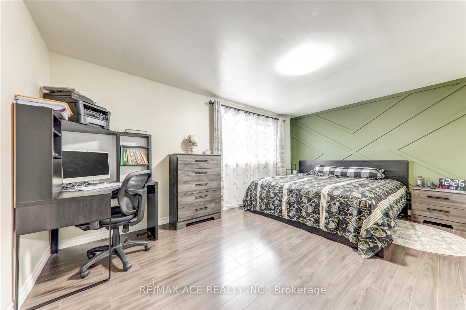 3 Bedrooms Condo at 82 St. Andrews, Hamilton For sale