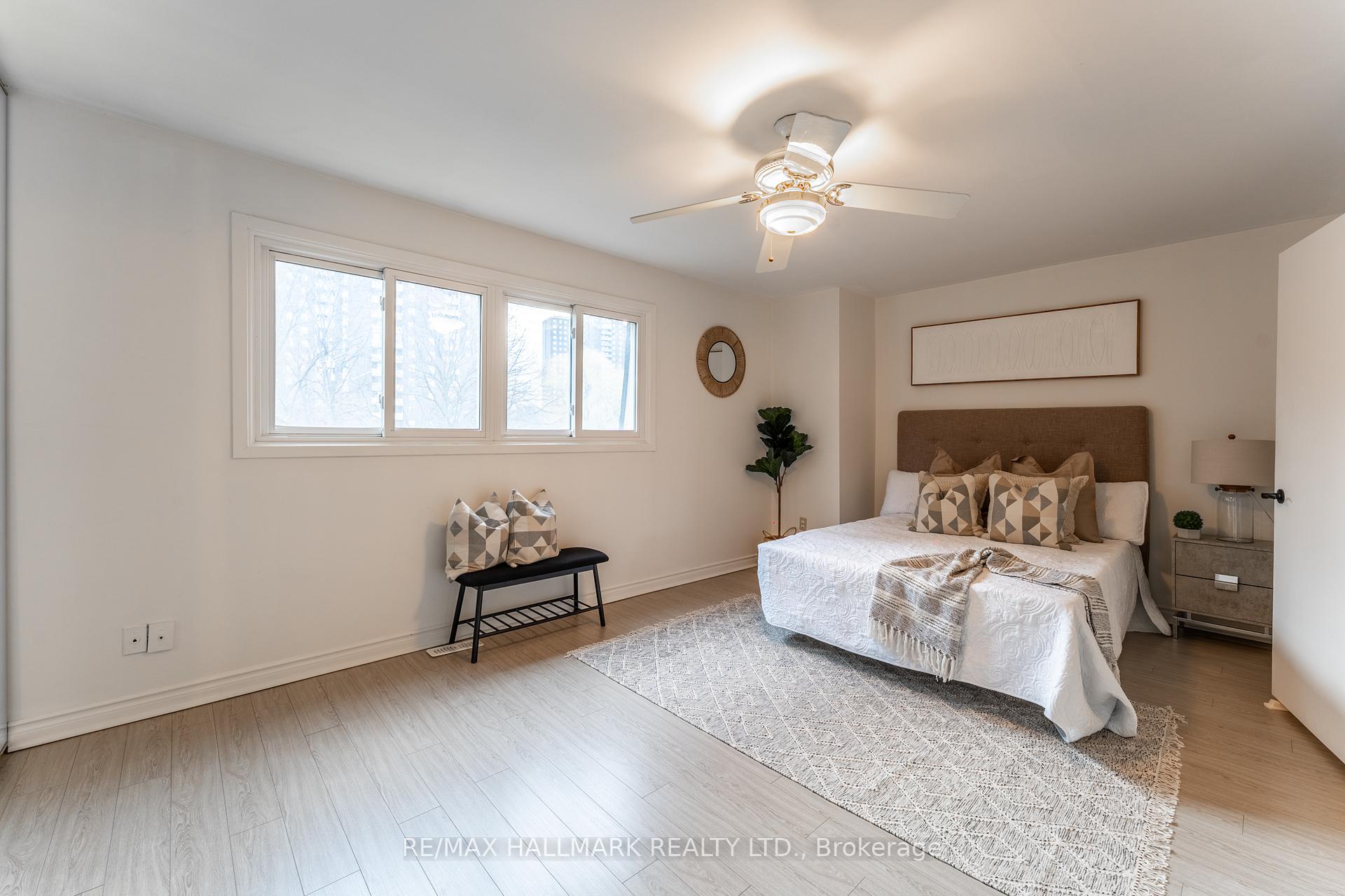 3 Bedrooms Condo at 60 Bards Walkway, Toronto For sale