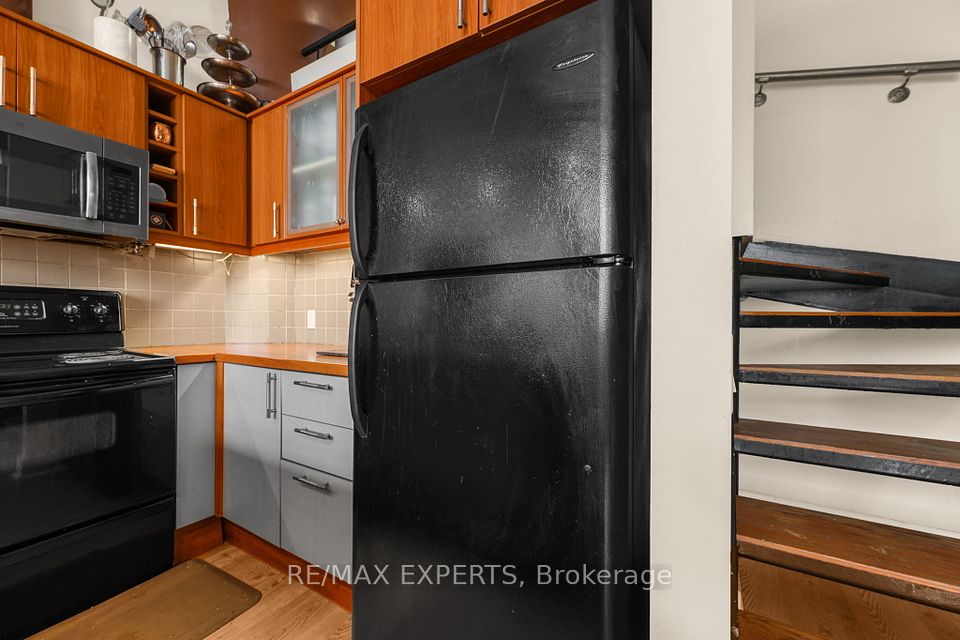 1001 Roselawn Avenue 115