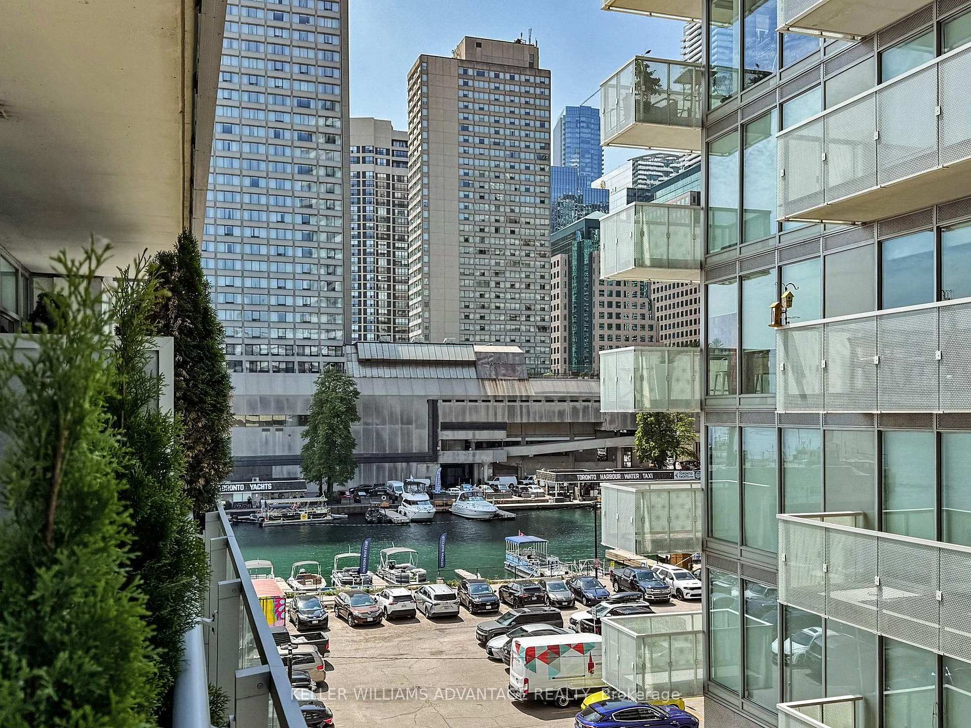 2 Bedrooms Condo at 29 Queens, Toronto For sale