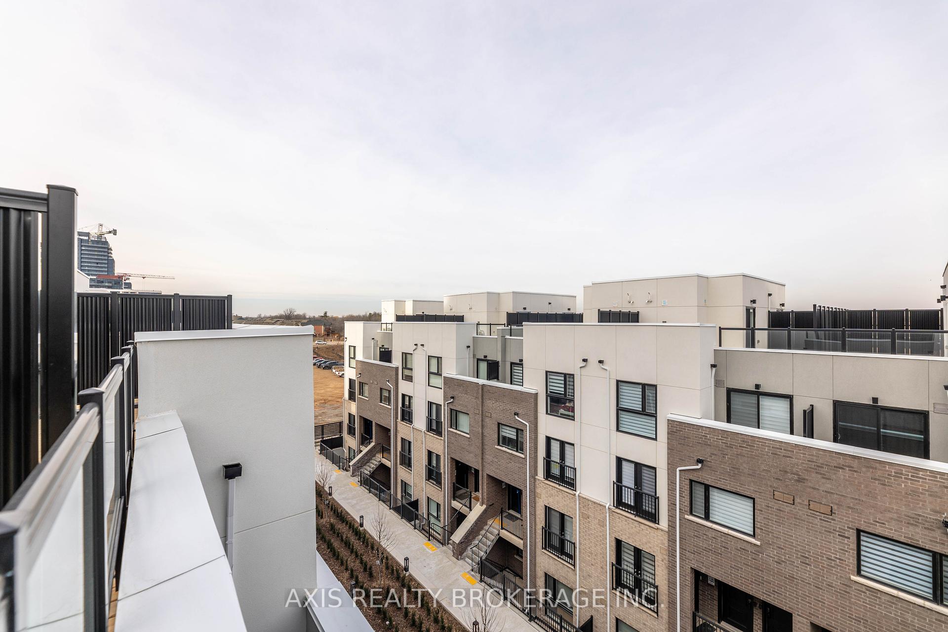 2 Bedrooms Condo at 349 Wheat Boom, Oakville For sale