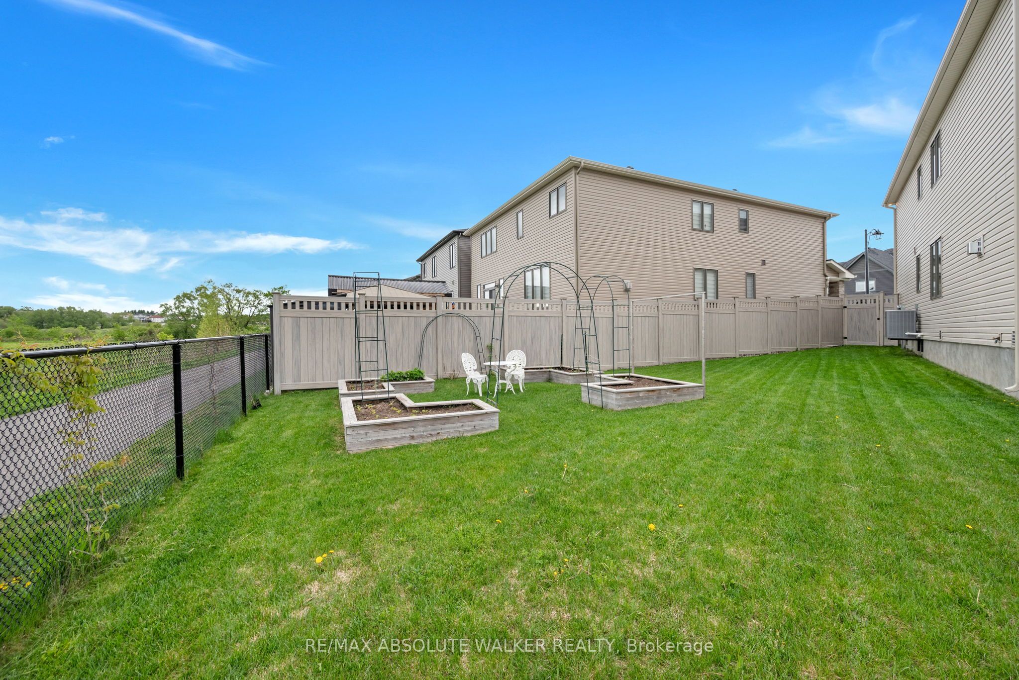 27 Eramosa Crescent