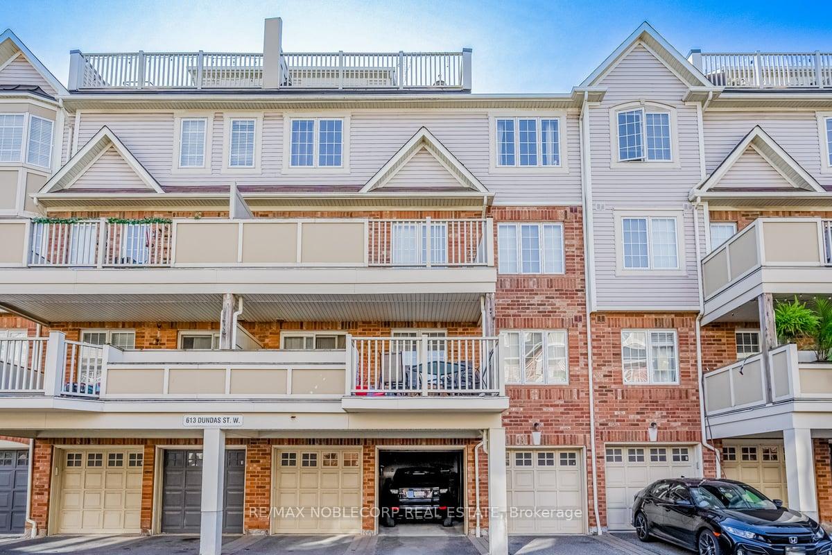 3 Bedrooms Condo at 613 Dundas,  Mississauga For sale