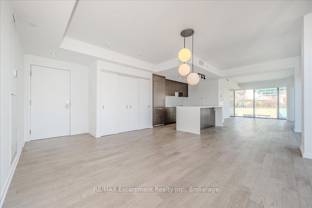 2 Bedrooms Condo at 60 Colborne, Toronto For sale